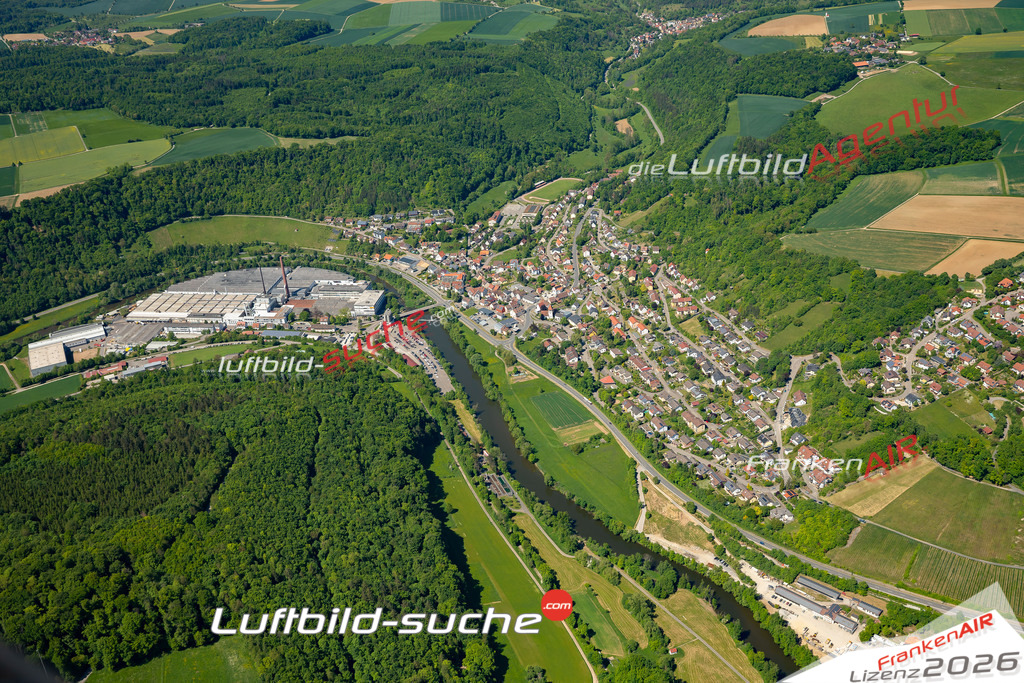 Luftaufnahme von  Weißbach - Die Luftaufnahme wurde 2025 vom UL-Flugzeug heraus erstellt ( keine Drohne ) - Hochauflösende Luftaufnahme - für professionelle Ausdrucke geeignet. Die Geschenkidee !Mit Lizenz und Bildrechte bestellbar