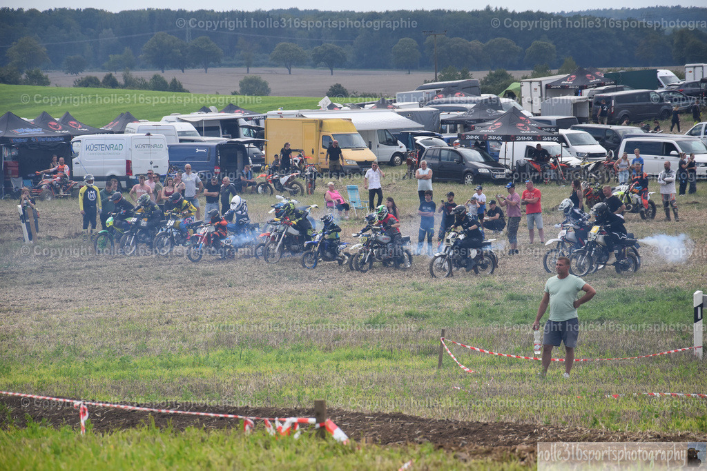 DSC_0765 | Sportfotografie , Motorsport, Motoross, Reitsport, Mointainbike, Enduro,
Landschaft , Outdoor, Eventfotografie, Landschaft, Bilder online bestellen - Realisiert mit Pictrs.com