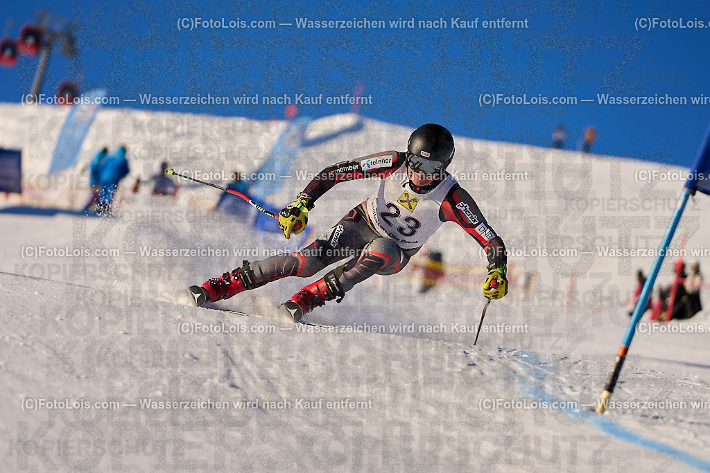 ALP2521_MASTERS-Cup_GS-B Herrn_Hoeller Josef | (C)FotoLois.com, Alois Spandl. FIS Masters-Cup Wildschönau, Giant Slalom auf der Piste Schatzberg GS, Siegerehrung auf dem Dorfplatz Niederau, Sa 13. Januar 2024.