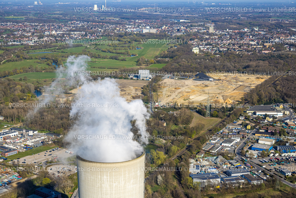 Luenen250404287 | Luftbild, Trianel Kohlekraftwerk Lünen GmbH mit rauchendem Kühlturm, hinten Brachfläche ehemaliges STEAG Kraftwerk Gelände, Lippholthausen, Lünen, Ruhrgebiet, Nordrhein-Westfalen, Deutschland