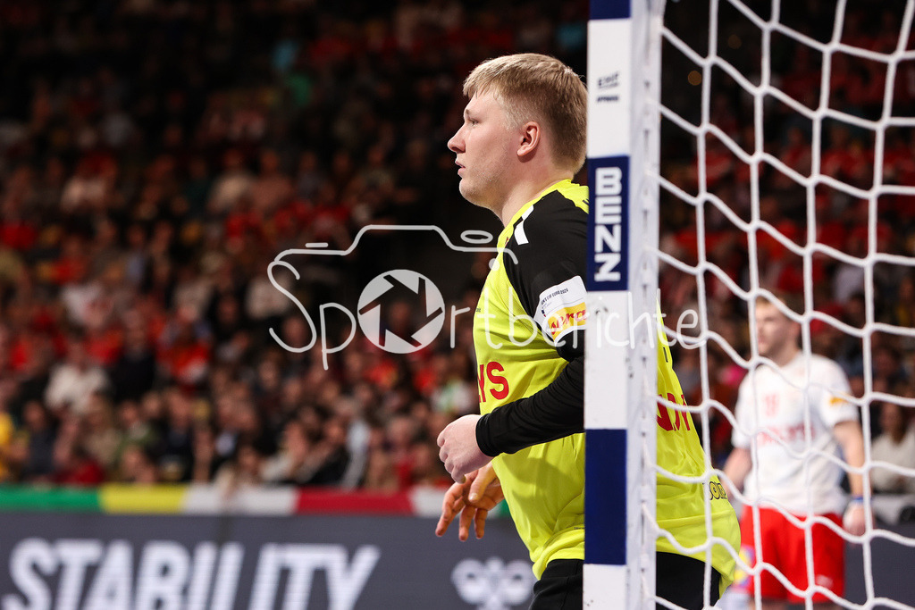 Griechenland - Dänemark | Dänemark Keeper Emil NIELSEN (DEN #12) in Aktion / Freisteller / Einezlfoto