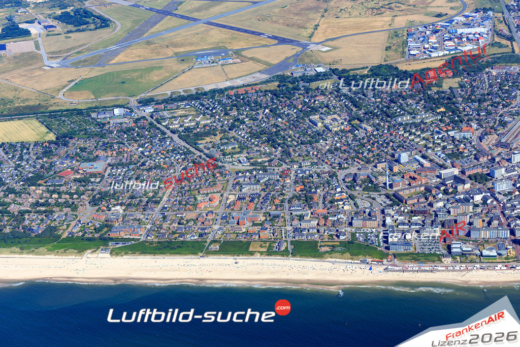 Die Luftbildaufnahme Westerland - Sylt wurde 2018 mittels Flugzeug (keine Drohne) erstellt. Perfekte Schärfe und Druck- Auflösung- Garantiert!