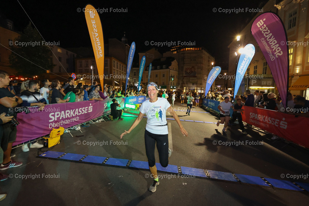 20230928bmmac22-11 | Linz, AUSTRIA 26.Sept.23 - Night Run, Image shows 
Photo: Sportmediapics.com/ Manfred Binder