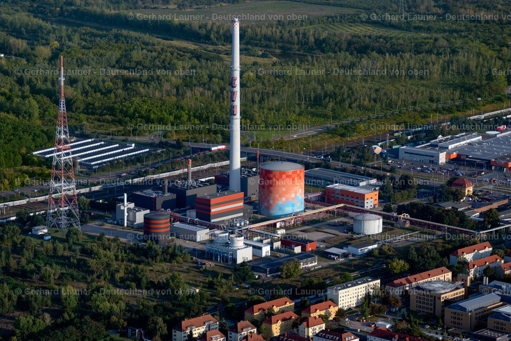 4062529 | HALLE (SAALE) 08.09.2021 Kraftwerksanlagen des Blockheizkraftwerkes - regionalen Heizkraftwerkes an der Dieselstraße in Halle (Saale) im Bundesland Sachsen-Anhalt, Deutschland. Weiterführende Informationen bei: Stadtwerke Halle GmbH. // Power station plants of the combined heat and power station - regional heat on Dieselstrasse in Halle (Saale) in the state Saxony-Anhalt, Germany. Further information at: Stadtwerke Halle GmbH. Foto: Gerhard Launer