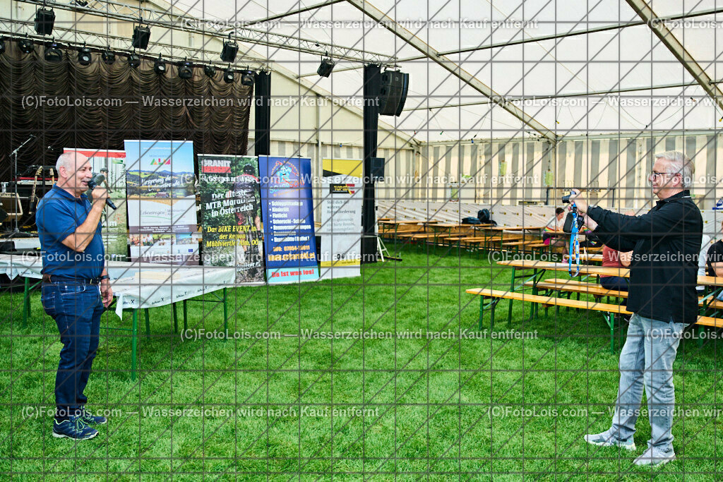 ALP8066_GRANITBEISSER_Siegerehrung_Ehrengast | (C)FotoLois.com, Alois Spandl, 28. GRANITBEISSER Mountainbike-Marathon in St. Georgen am Walde, Sa 3. Sept. 2022.
