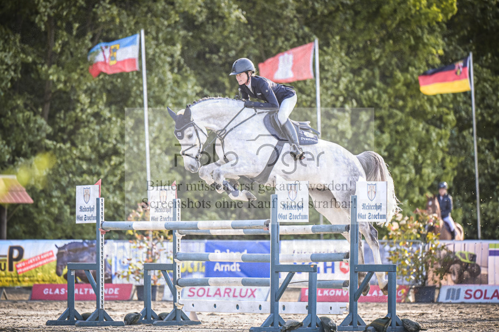 DOS_0926 | Entdecke hochwertige Reitturnierfotos von Foto Oger. Professionell, emotional und authentisch – jetzt Lieblingsmomente im Shop bestellen.Deutschlandweite Turnierfotografie. - Realisiert mit Pictrs.com