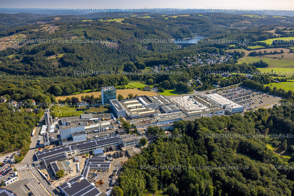 Ennepetal240814609 | Luftbild, dormakaba Deutschland GmbH Werksgelände und Parkplatz, Waldgebiet mit Waldschäden, hinten die Hasper Talsperre und Ortsteil Bülbringen, Voerde, Ennepetal, Ruhrgebiet, Nordrhein-Westfalen, Deutschland