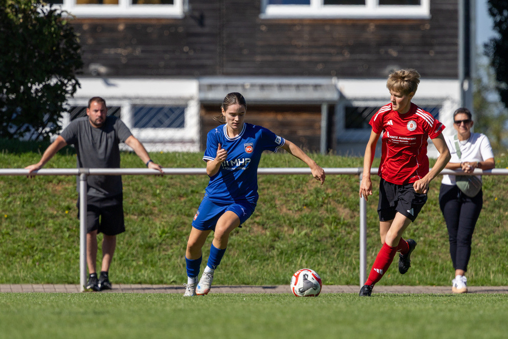 20260906-FCH-Huettlingen_031 | TSV Hüttlingen vs. 1.FC Heidenheim 1846 II, Fußball, Frauen, Bezirkspokal, 2026/2027, 1.Runde, 06.09.2026 in Hüttlingen(Foto: Michael Bulling) - Realisiert mit Pictrs.com