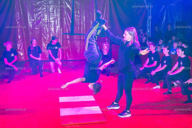 Zirkusvorstellung der MS Feldkirchen Digital | Bildershop von pixelworld.at - Realisiert mit Pictrs.com