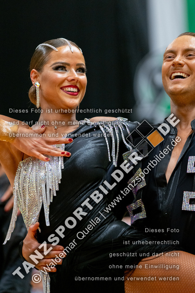 20250222-10388 | Hier finden Sie Tanz Bilder vom Latein und Standard Formationen tanzen. Sportbilder vom Tanzsport. Schöne Fotos und von Weltmeisterschaft, Europameisterschaft, Bundesliga, Regionalliga, Oberliga und Landesliga sowie von GOC Stuttgart, DanceComp, WM Bremen