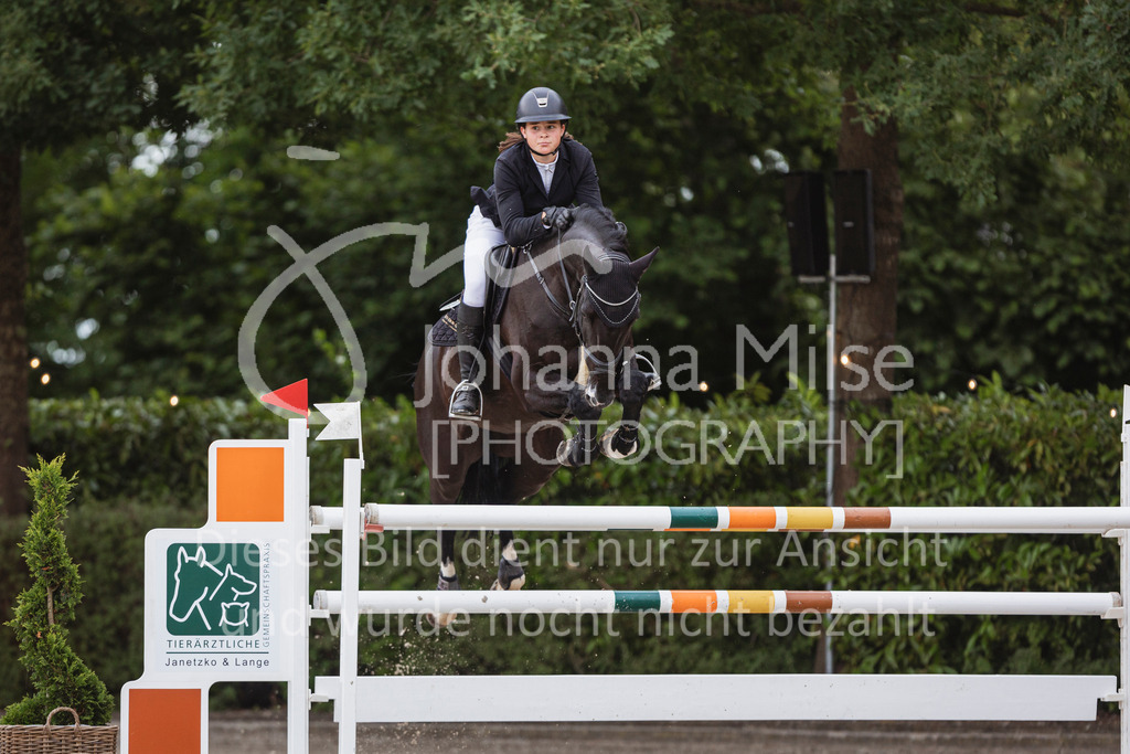 240614_Lemwerder_S1-Springen-531 | Deine schönsten Turniermomente als professionelle Fotos! Entdecke hochwertige Pferdesport-Fotografie im Online-Shop. Jetzt Fotos finden & bestellen!