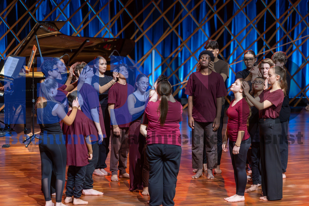 SES_ZWIBOC20250204-18 | bond - Realisiert mit Pictrs.com