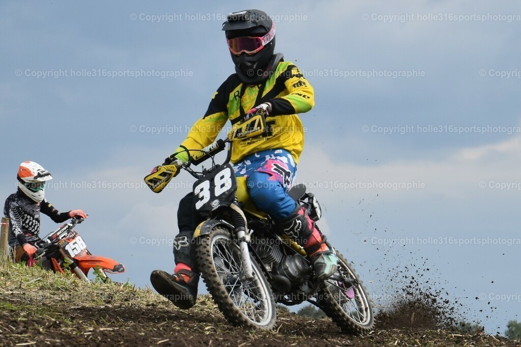 DSC_0010_01 (2) | Sportfotografie , Motorsport, Motoross, Reitsport, Mointainbike, Enduro,
Landschaft , Outdoor, Eventfotografie, Landschaft, Bilder online bestellen - Realisiert mit Pictrs.com