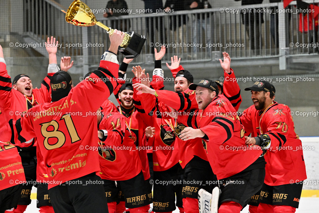 Lendhafen Seelöwen vs. Spartans Althofen | Meisterfeier Spartans Althofen Mannschaft, Lendhafen Seelöwen vs. Spartans Althofen, Lendhafen Seelöwen vs. Spartans Althofen am 14.02.2025 in Ferlach (HTC Eishalle Ferlach), Austria, (Photo by Bernd Stefan)