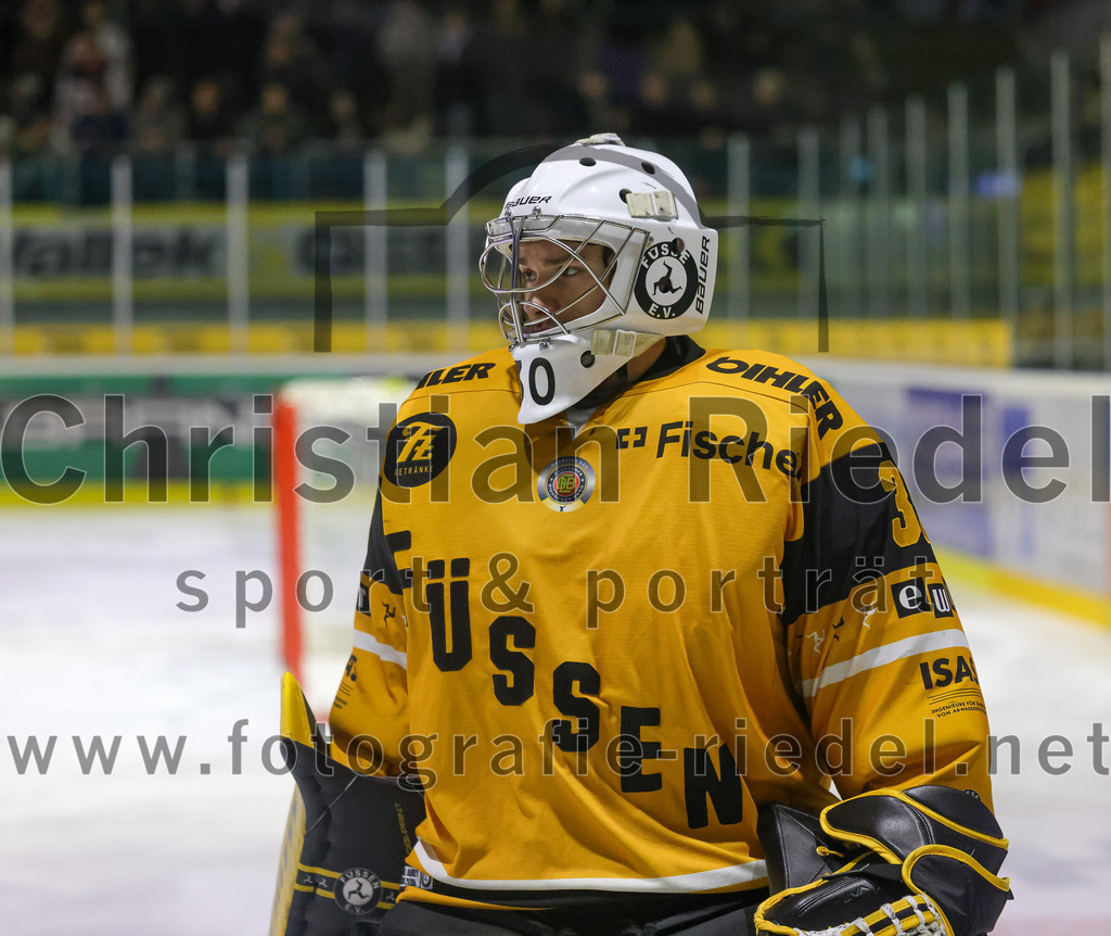 2026-02-27_044_TSV_Erding_gegen_EV_Fuessen | Erding, Deutschland, 27.02.2026:Eishockey, Oberliga Süd 2025 / 2026, 51. Spieltag, TSV Erding gegen EV Füssen, Endergebnis: 2:4Torwart Timotej Pancur (EV Füssen, #30)Foto: Christian Riedel / fotografie-riedel.net