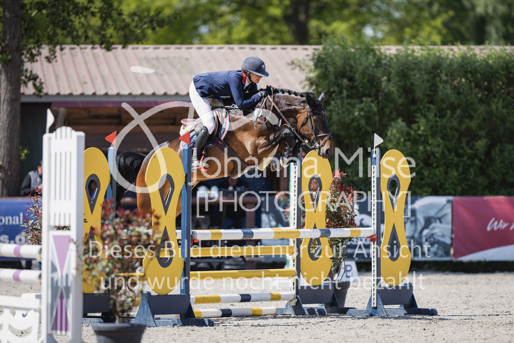 230516_Mühlen_03SprPf-A-332 | Deine schönsten Turniermomente als professionelle Fotos! Entdecke hochwertige Pferdesport-Fotografie im Online-Shop. Jetzt Fotos finden & bestellen!