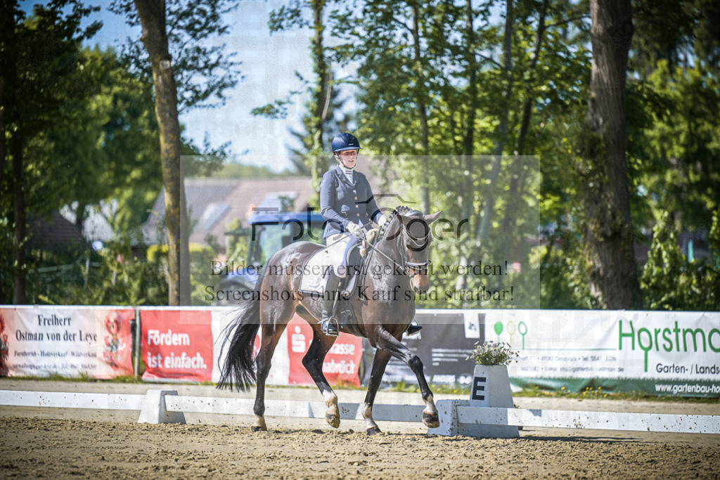 DOS_1659 | Entdecke hochwertige Reitturnierfotos von Foto Oger. Professionell, emotional und authentisch – jetzt Lieblingsmomente im Shop bestellen.Deutschlandweite Turnierfotografie. - Realisiert mit Pictrs.com