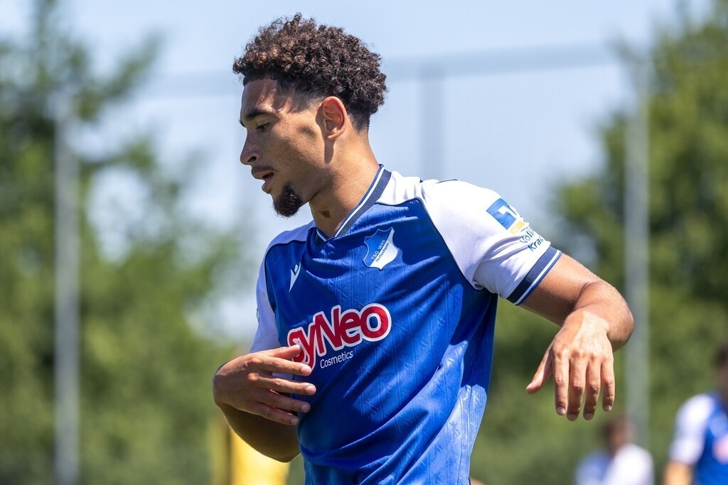 TSG Hoffenheim 2 gegen VfR Mannheim (Testspiel in der Akademie Arena Zuzenhausen) | TSG Hoffenheim 2 gegen VfR Mannheim (Testspiel in der Akademie Arena Zuzenhausen)***Ben Opoku Labes (9, Hoffenheim) - Realisiert mit Pictrs.com
