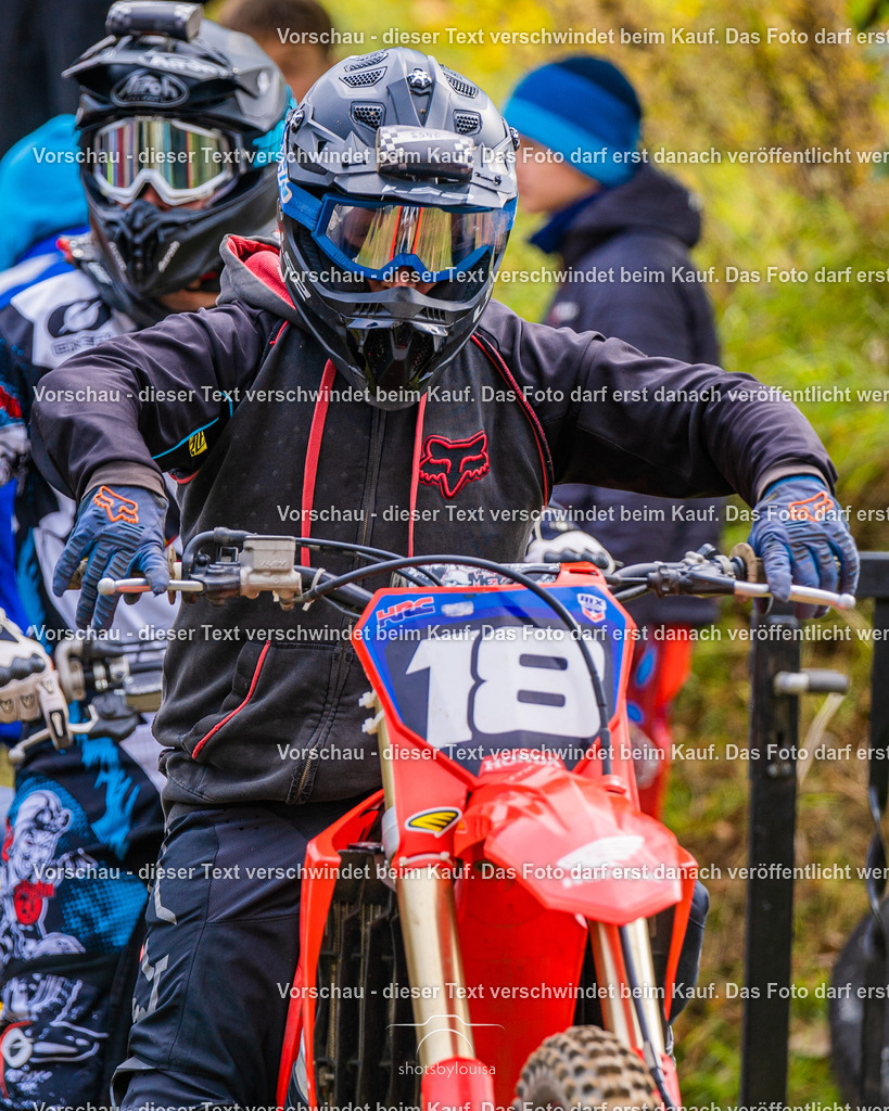 10_25_MCBernauerSchleife-6598 | Sportfotografin aus Berlin-Brandenburg mit Fokus auf Motocross. Ich halte deine sportliche Leistung und echte Emotionen auf und neben der Strecke professionell fest. Entdecke die Fotos von deinem Rennen und bestelle sie direkt hier im Shop.