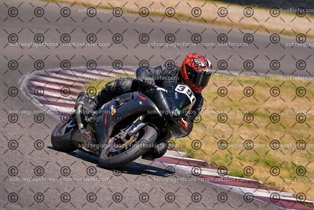 26bt05-1190 | markuskiefer.com - Realisiert mit Pictrs.com