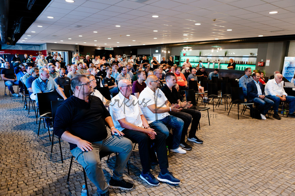 20260702-kreisfußballkonferenz-0111 | Das ist die Fotodatenbank für authentische Sportfotografie aus Münster: Markus Paletta fotografiert Teams, Sportler:innen, Kinder, Events & Unternehmen. - Realisiert mit Pictrs.com
