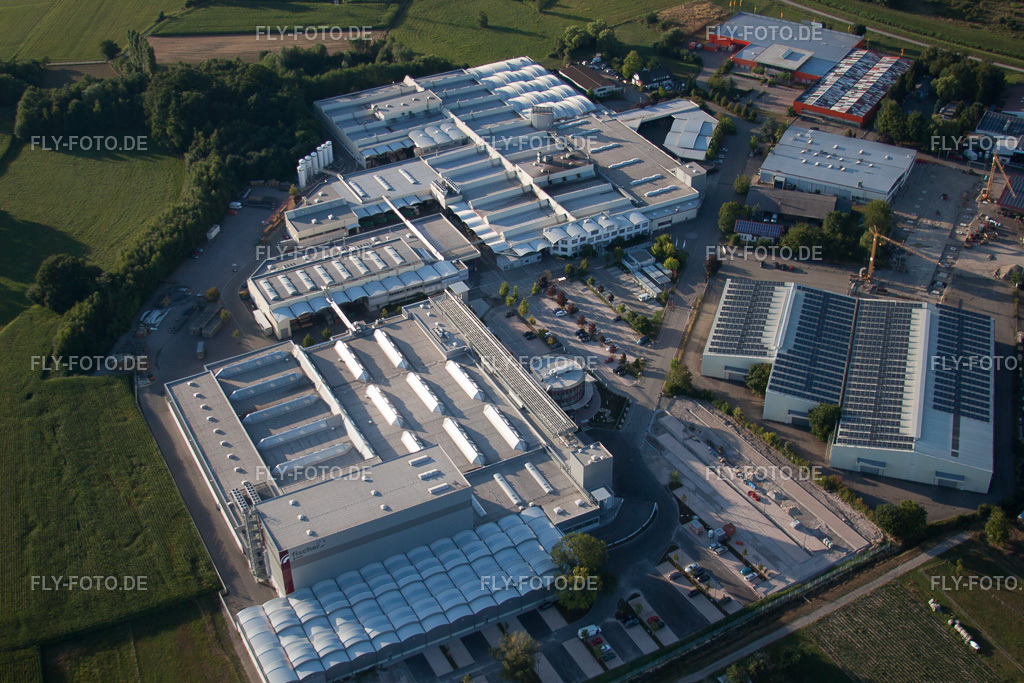 Industrie- und Gewerbegebiet der  Fischer Edelstahlrohre GmbH | Luftbild: Industrie- und Gewerbegebiet der  Fischer Edelstahlrohre GmbH im Ortsteil Fautenbach in Achern im Bundesland Baden-Württemberg in Deutschland. Foto: IMG_59229.jpg vom 15.08.2013 durch Werner Riehm/FLY-FOTO.de - Realisiert mit Pictrs.com