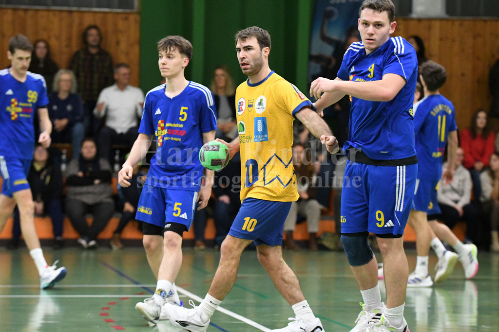 SSG Metten : MTV Pfaffenhofen | die Jungen Philipp Gäck (SSG Metten #5) und Simon Kraus (SSG Metten #9) gegen Trösken Dorian (Pfaffenhofen) - Realisiert mit Pictrs.com