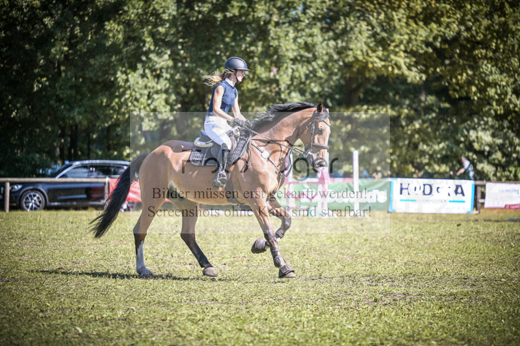 DOS_0726 | Entdecke hochwertige Reitturnierfotos von Foto Oger. Professionell, emotional und authentisch – jetzt Lieblingsmomente im Shop bestellen.Deutschlandweite Turnierfotografie. - Realisiert mit Pictrs.com