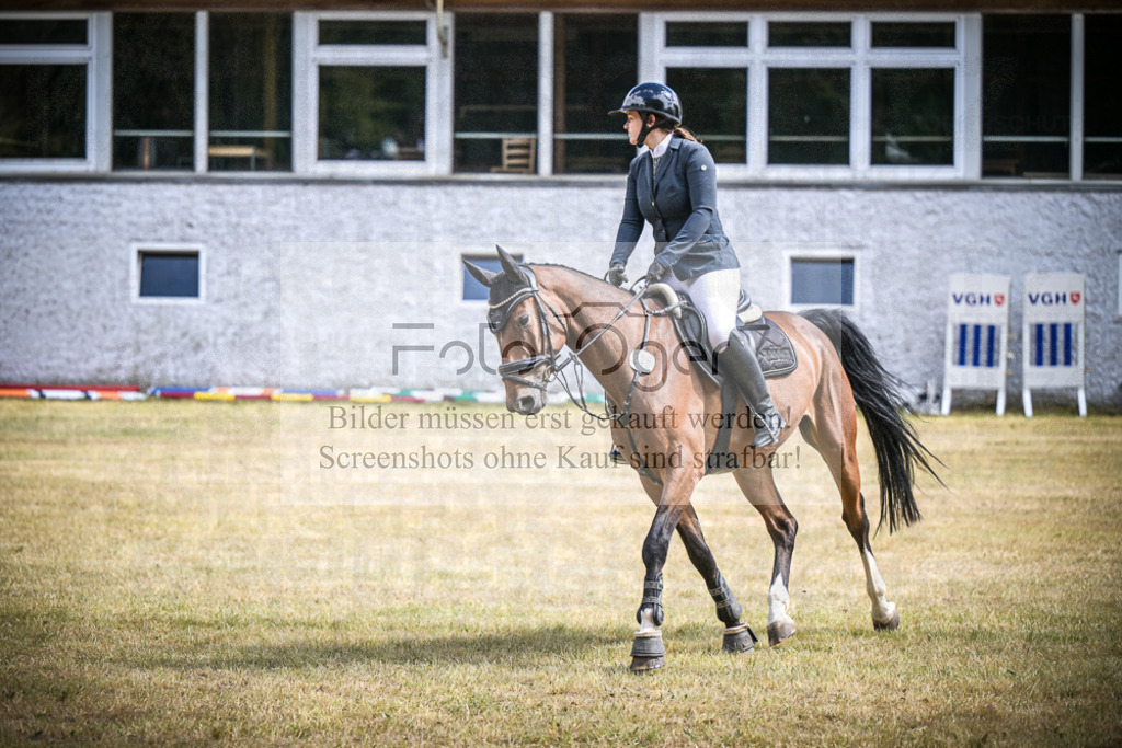DOS_0602 | Entdecke hochwertige Reitturnierfotos von Foto Oger. Professionell, emotional und authentisch – jetzt Lieblingsmomente im Shop bestellen.Deutschlandweite Turnierfotografie. - Realisiert mit Pictrs.com