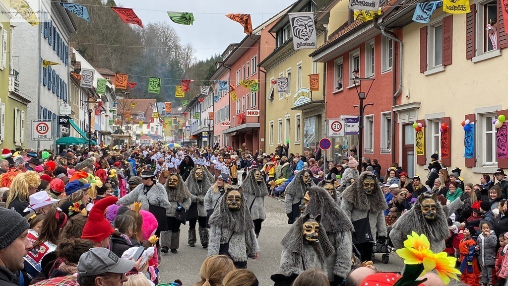 FasMontag _24-141 | Fotoblog Schwarzwald, Foto Blog Wiesental, Pfaffenberg, Winterzauber, Zeller Bergland, Zell im Wiesental, Fotoblog Wiesental, Landschaftsfotos, Bilder Wiesental, Natur, Naturbilder, Fastnacht, Zeller Fastnacht, Zeller Fasnacht, Zeller Bergland, Belchen, - Realisiert mit Pictrs.com
