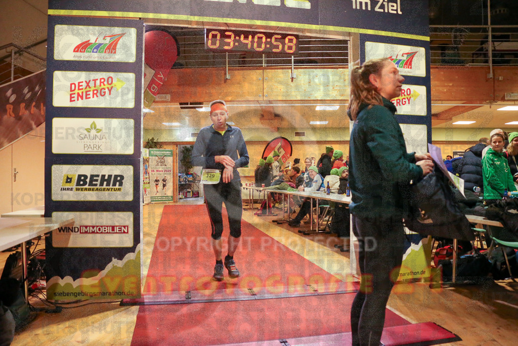 241208_1243_EX1_7849 | Sportfotografie im Rhein-Sieg Kreis, Köln, Bonn, NRW, Rheinland Pfalz, Hessen, etc. Unser Tätigkeitsfeld umfasst den Laufsport vom Volkslauf über den Marathon, Duathlon, Triathon bis zum Ultralauf wie Kölnpfad Ultra oder Schindertrail.