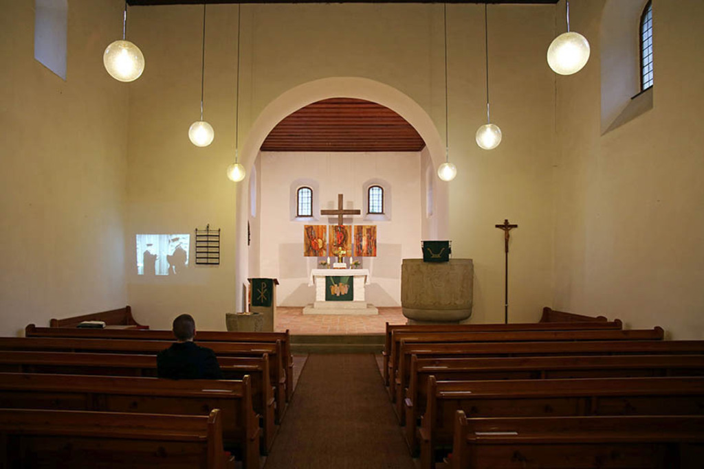 Foto: Leipzig - Kirche Hohen Thekla | Das Team hinter BILDLEXIKON LEIPZIG bündelt historische wie aktuelle Informationen über die Stadt Leipzig in Text und Bild auf einer Plattform und stellt diese der interessierten Öffentlichkeit zur Verfügung.