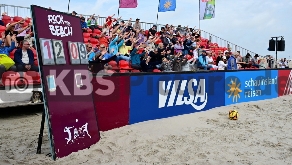 KBS Picture_Rock-The-Beach_Beachvollyball_074 | Spass auf der Tribuene Center Court ,Rock the Beach - die Nationale Beach-Vollyball Serie mit Festival-Charakter auf der Sandbank Strand in Ording vom 04.07. - 06.07.2025 , Qualifikation zur Deutschen Meisterschaft , - Realisiert mit Pictrs.com