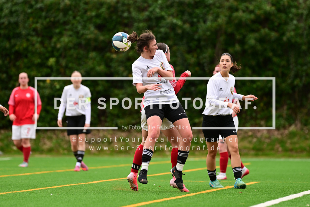 Fußball I Frauen I Saison 2025-2026 I Bezirksliga I 21. Spieltag I Harburger TB - Rahlstedter SC I 165845 | Der Sportfotograf. - Realisiert mit Pictrs.com