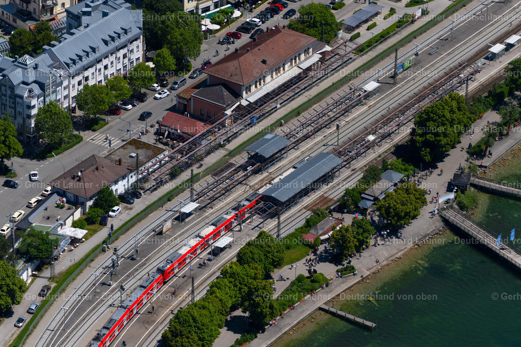 4031264 | STARNBERG 12.06.2020 Gleisverlauf und Bahnhofsgebäude des Bahnhof Starnberg in Starnberg im Bundesland Bayern, Deutschland. // Train station railway building of Bahnhof Starnberg in Starnberg in the state Bavaria, Germany. Foto: Gerhard Launer