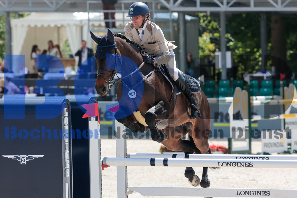 Longines Balve Optimum - Springen Samstag {date} -  | {headline}(Foto: Sebastian Sendlak / BOND) - Realisiert mit Pictrs.com
