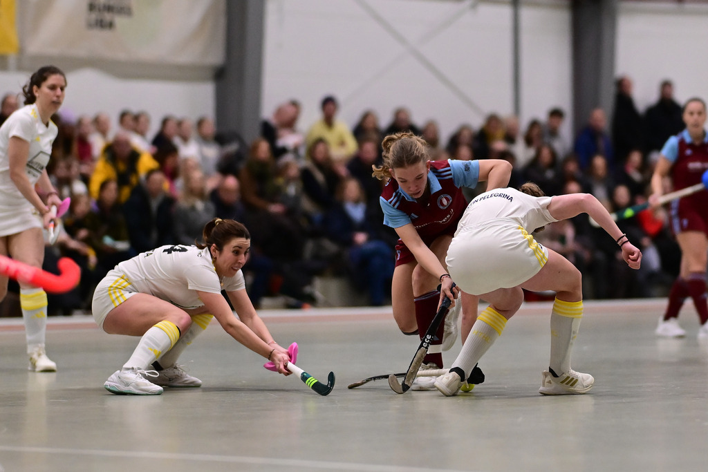 Hockey I Frauen I Saison 2025-2026 I Bundesliga I 9. Spieltag I Harvestehuder THC - UHC Hamburg | Der Sportfotograf. - Realisiert mit Pictrs.com
