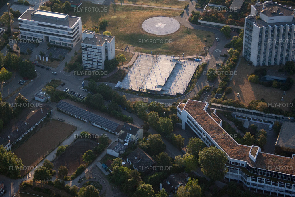 Luftbild: BG Klinik Ludwigshafen von Süden bei Sonnenaufgang http://www.bgu-ludwigshafen.de/ im Ortsteil Oggersheim in Ludwigshafen im Bundesland Rheinland-Pfalz in Deutschland. Foto: IMG_69440.jpg vom 04.07.2014 durch Werner Riehm/FLY-FOTO.de