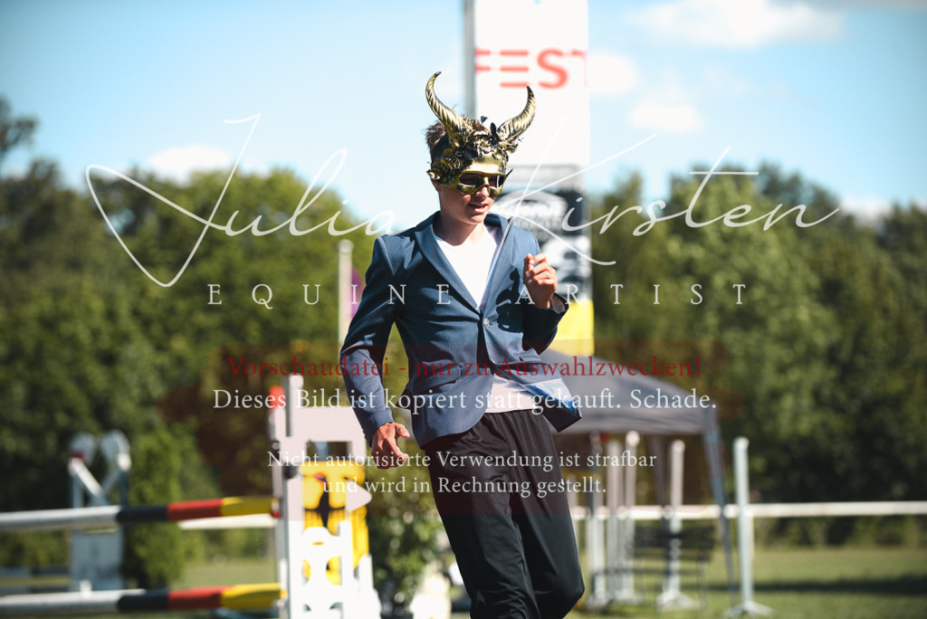 DSC_7538 | Pferde- und Turnierfotografie in Westsachsen. Pferdeportraits, Auftragszeichnungen und intuitive Kunst.