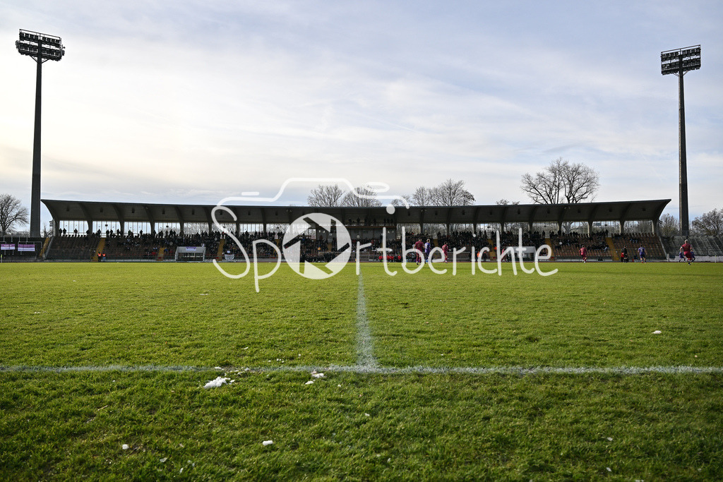 TSV Schwaben Augsburg - FC Augsburg II | das alte Rosenaustadion in Augsburg leuchtet in der Sonne / Symbolbild / Schnee / Winter / Eis / Symbolbidl /Regionalliga Bayern: TSV Schwaben Augsburg - FC Augsburg II, Rosenaustadion am 23.11.2024