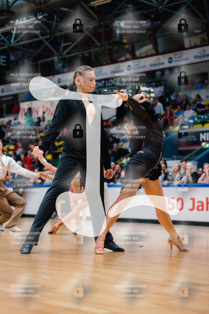 Hessen Tanzt WDSF Open Youth Latin 13th (14) Michael Bakscheev _ Julie Meck (Schwarz-Weiß-Club Pforzheim)-2025-05-17-0786 | Webshop for digital downloads and prints of dance sport, event & show photographer Julian Link - Realisiert mit Pictrs.com