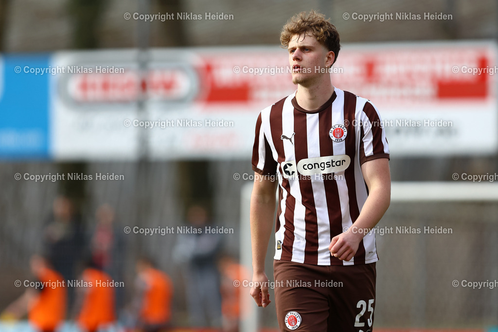 NH_FCEiintrachtNorderstedt_FCStPauliU23_RegionalligaNord_08032026 | #25 Calvin Rahr (FC St. Pauli U23)Fußball I Herren I Regionalliga Nord I Saison 2025-2026 I 25. Spieltag I FC Eintracht Norderstedt - FC St. Pauli I 08.03.2026 I Edmund-Plambeck-Stadion