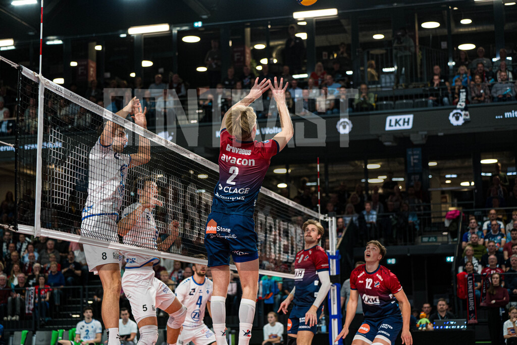 Volleyball I Herren I Saison 2025/2026 I Bundesliga I 5. Spieltag I SVG Lüneburg - VfB Friedrichshafen | CONTRAST ZERØ MEDIA - Realisiert mit Pictrs.com