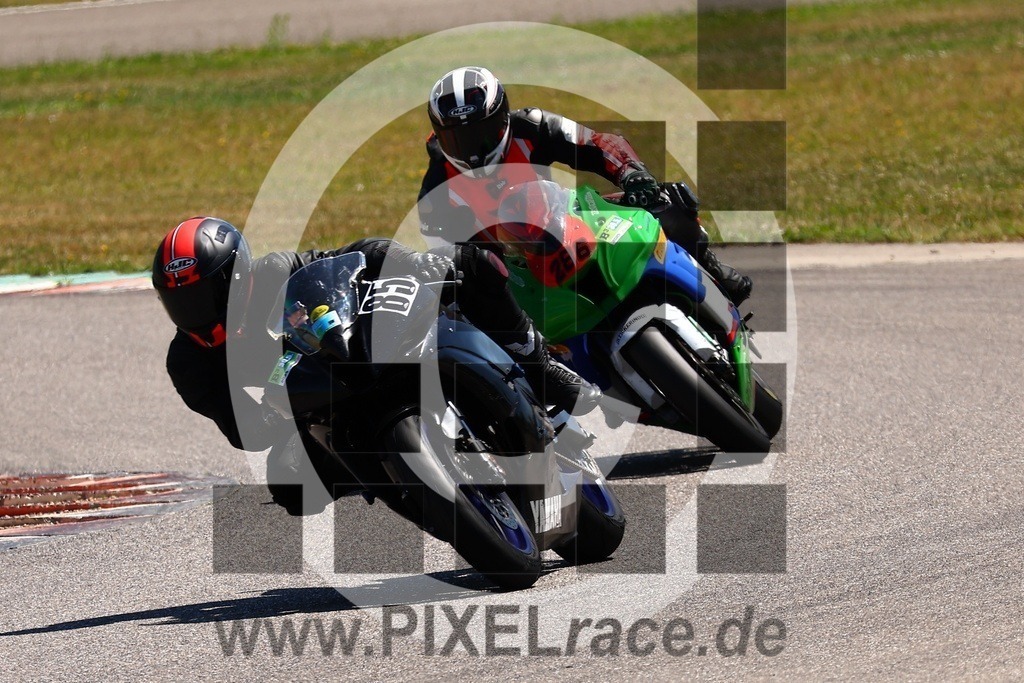 0085-20250530_01414 | Schöne Erinnerungen an spannende Momente - das festzuhalten ist unser Job. PIXELrace.de ist seit 2003 auf den Rennstrecken Europas unterwegs um die Action draußen beim Fahren und die wunderbare Stimmung imm Fahrerlager für euch einzufangen.