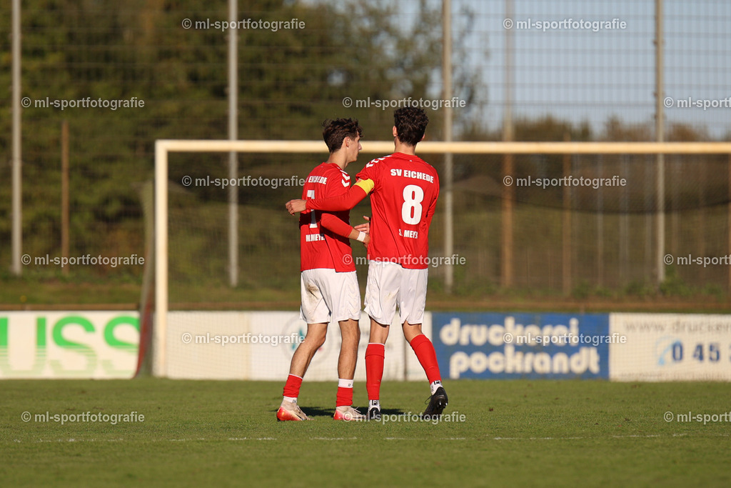 Fußball I Herren I Saison 2025/2026 I Oberliga Schleswig-Holstein I 13. Spieltag I SV Eichede - Heider SV | ml-sportfotografie - Realisiert mit Pictrs.com