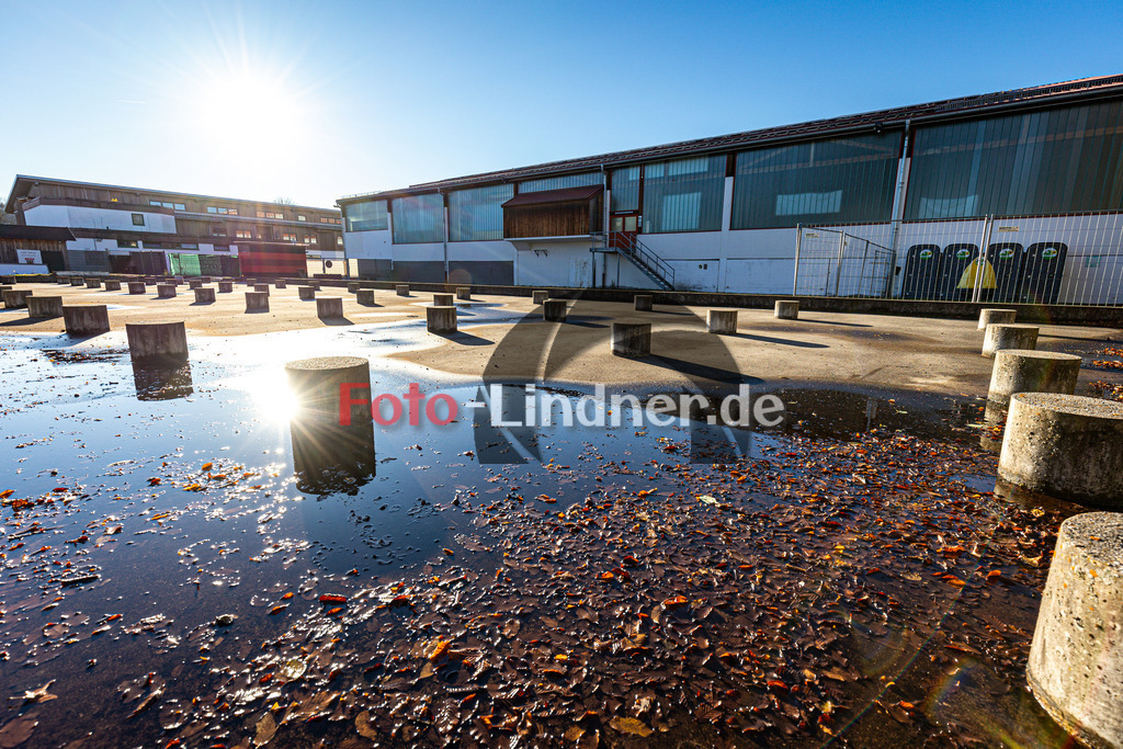 Gebäude | Eisstadion Peißenberg 2024/25, Gebäude, 20241115,Container Fundamente,2024-11-15 in Peißenberg (Eisstadion Peißenberg)Copyright: WolfgangxLindner foto-lindner.de