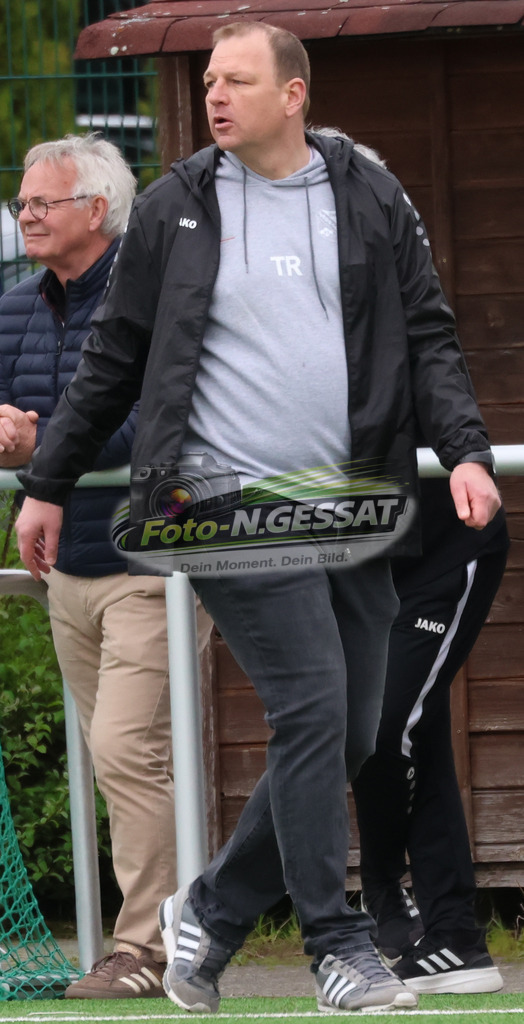 SC Enger - SV Enger-Westerenger | Auf dem Bild zu sehen: grün SC Enger Trainer: Marco Priebe SC Enger, SV Enger-Westerenger, Saison 25/26, Kreisliga A, Enger, Deutschland - Realisiert mit Pictrs.com