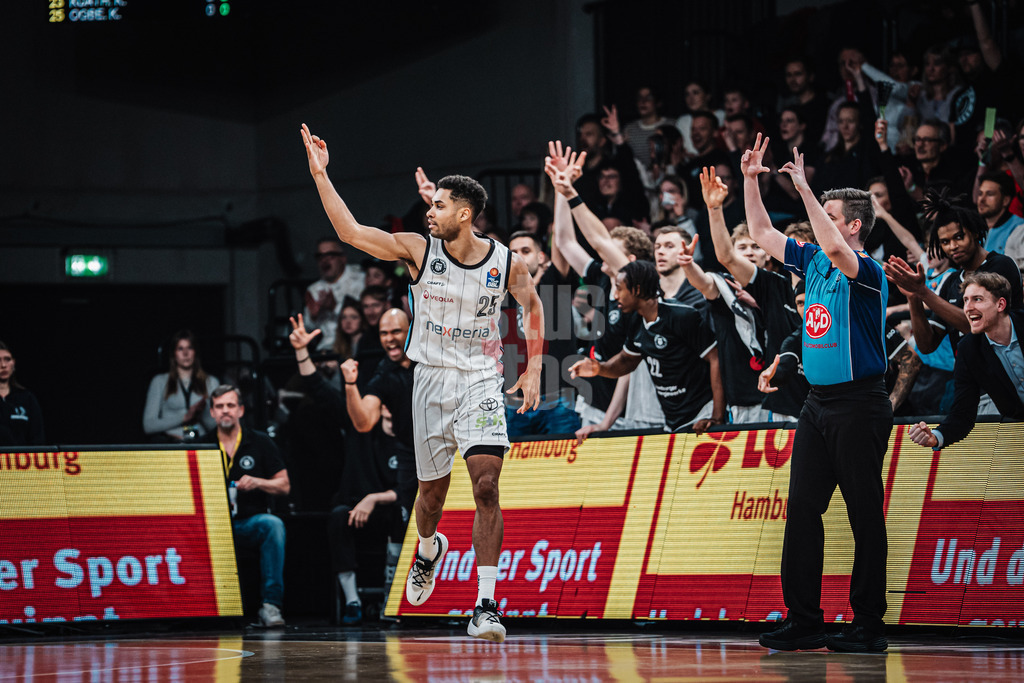 Basketball | Männer | Saison 2024/2025 | easyCredit Basketball Bundesliga | 18. Spieltag | Veolia Towers Hamburg vs. FIT/One Würzburg Baskets | 26.01.2025 | Kennet Ogbe (#25, Veolia Towers Hamburg)