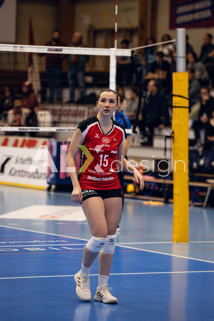 Volleyball I Frauen I Saison 2025-2026 I Volleyball NLA | Women I Round 14 I VC Kanti Schaffhausen - NLZ Volleyball Academy Zürich I 16.01.2026 | VC Kanti Schaffhausen - 15 Alessia Pazin (CH) – Pass / Zuspiel - Realisiert mit Pictrs.com