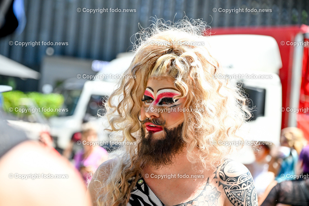 Linzpride 2025_ 21.06.2025-83 | 21.06.2025, Linz, AUT, Linzpride 2025, im Bild Teilnehmer an der Linz Pride 2025